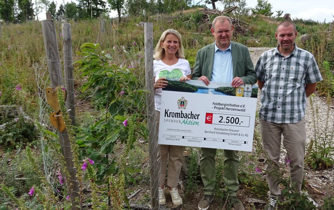 <strong>Krombacher Brauerei spendet EURO 2.500 für den Herzenswald</strong>