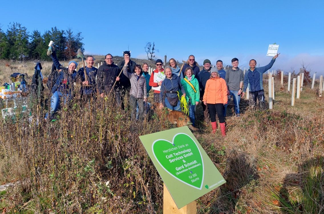 Ab in den Wald Nr. 4 – Pflanzaktion mit Gerd Schmidt und Colt Technology Services