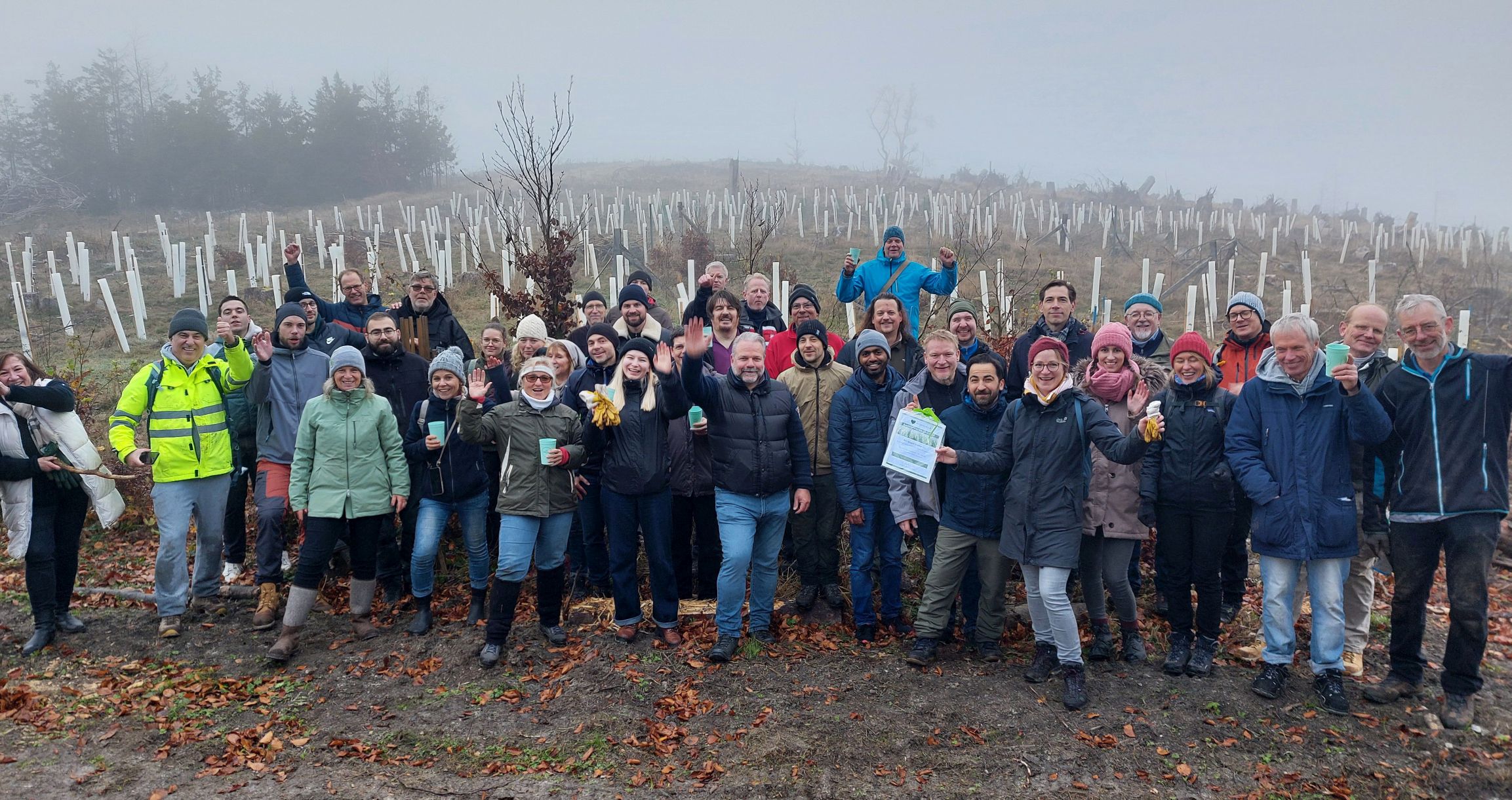 Ab in den Wald Nr. 10 – Rund 50 Mitarbeiter & Familien von Vitesco Technologies haben ein großes Herz für unseren Wald